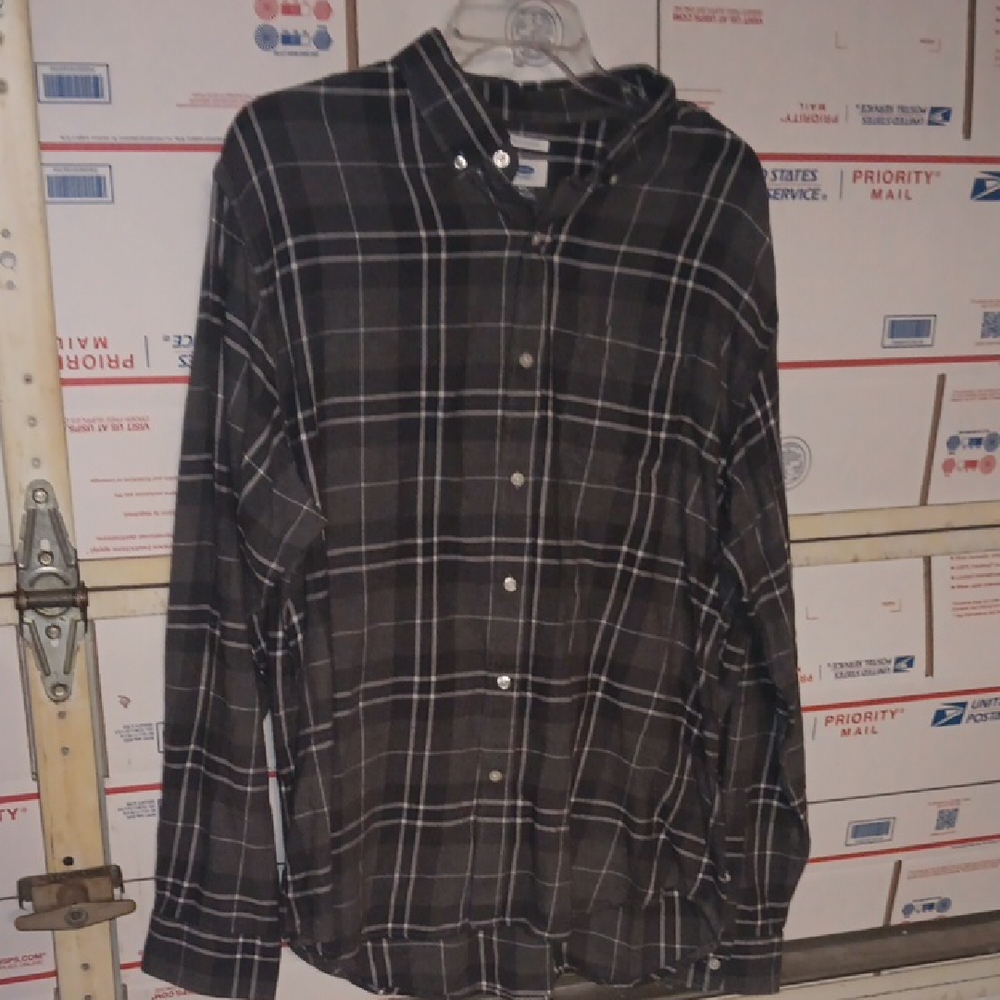 Old Navy Size XXL Gray Plaid Slim Fit Shirt (SKU A-45)